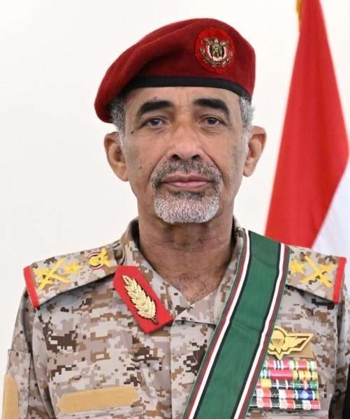 أنباء عن قرار سعودي بتنفيذ تغييرات في إدارة الملف العسكري باليمن وإزاحة الفريق محمود الصبيحي