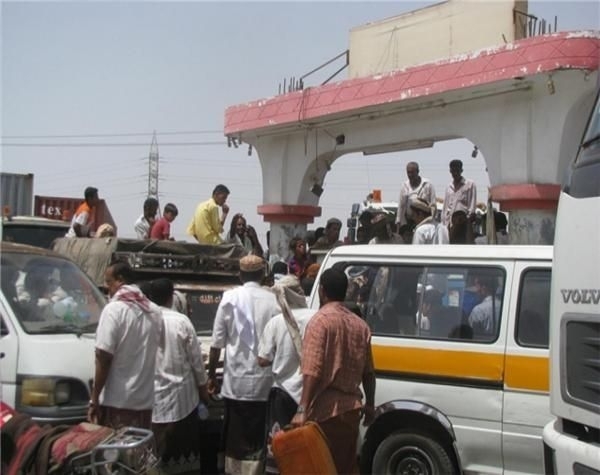 تفاقم ازمة المشتقات النفطية في العاصمة عدن