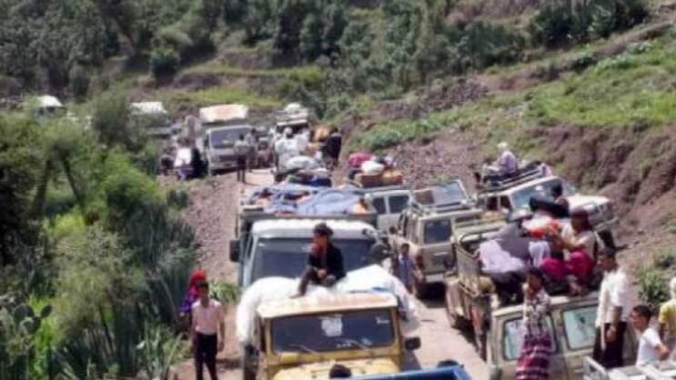 مسؤول في الشرعية يبرأ مليشيا الحوثي ويكشف عن الجهة التي أغلقت الطرق الرابطة بين المحافظات الشمالية والجنوبية