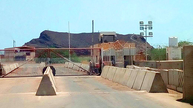 الحوثي في مارب وعلى حدود بيحان وقوات الشرعية منشغلة بمنشأة بلحاف الغازية