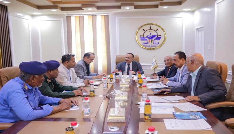 لجنة عليا للتحقيق في حادثة احتراق حافلة النقل الجماعي بأبين