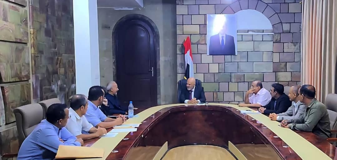 في أول قرار جريء.. محافظ تعز يوجه بضبط هذه الجهات..!!