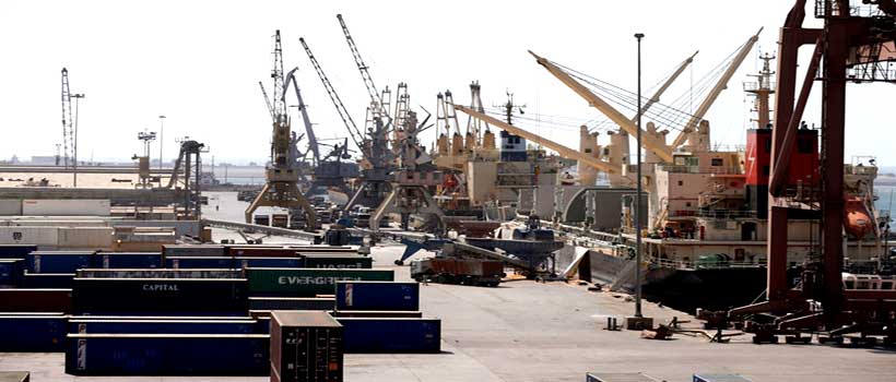 العميد طارق لا توجد أي مشكلة تمنع إعادة افتتاح ميناء المخا والقاعدة العسكرية لم نعد بحاجة إليها