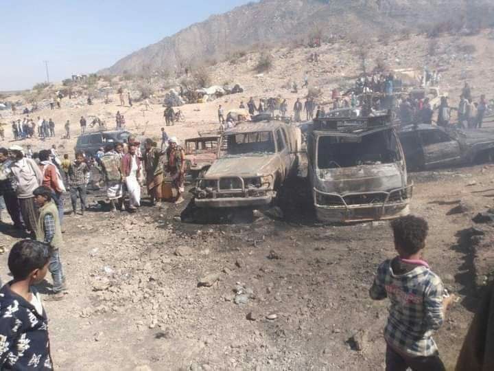 شاهد انفجارات وحرائق هائلة في هذه المحافظة اليمنية