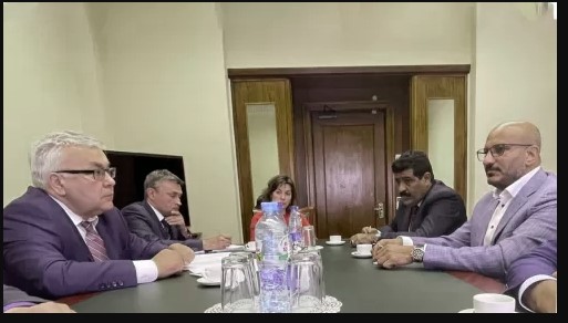رئيس المكتب السياسي العميد طارق صالح يلتقي نائب وزير الخارجية الروسي في موسكو
