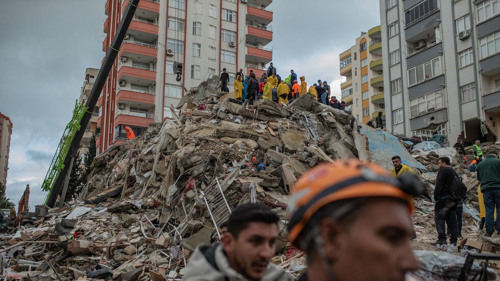 زلزال تركيا وسوريا يسجل أرقاما مخيفة في عدد القتلى والمصابين وهذا ما تم الإعلان عنه اليوم