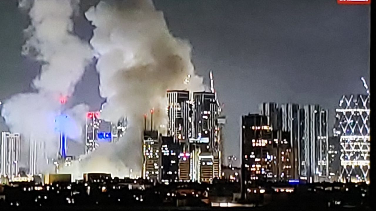 200 صاروخ إيراني يخلف دمار في تل أبيب وسقوط إصابات
