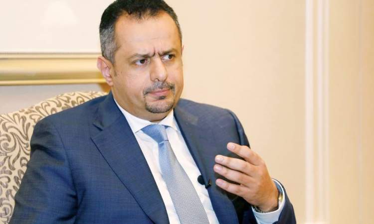 اتهامات مباشرة لرئيس السلطة التنفيذية في اليمن بالتسبب بانهيار الريال اليمني