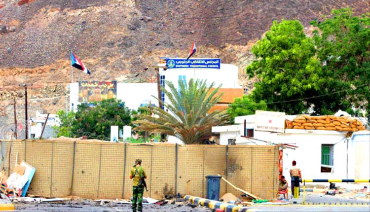 مجدداً.. إغلاق المقر الرئيسي للمجلس الانتقالي الجنوبي ومكتب الزُبيدي وسط العاصمة