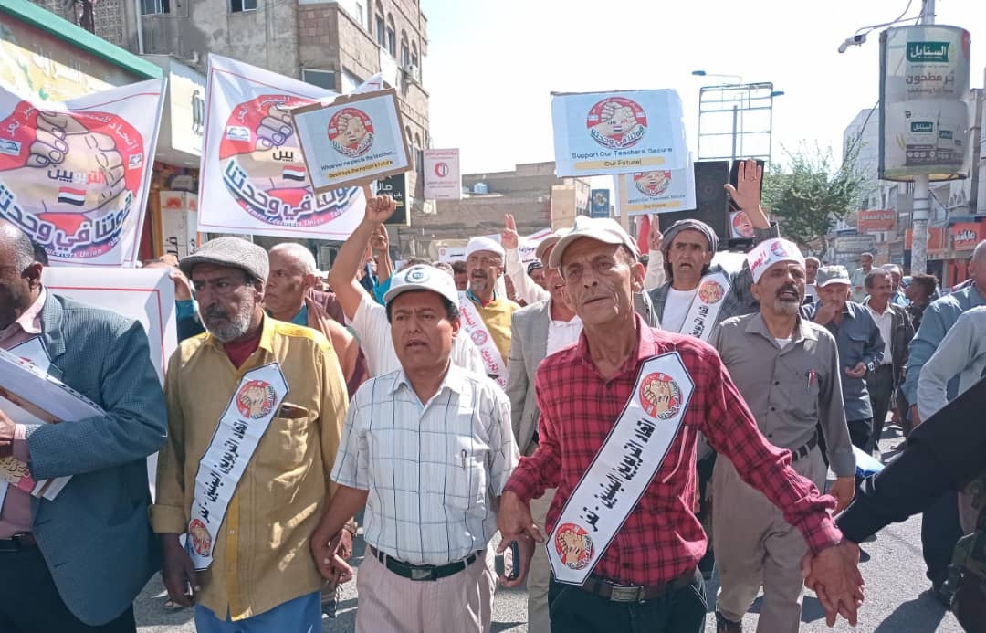 صراع حكومي تربوي.. إقرار التقويم الدراسي وتجاهل مطالب المعلمين