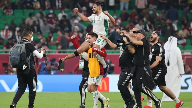 ورد للتو نجم المنتخب الجزائري يغادر قطر في خطوة مفاجئة قبل يومين من نهائي كأس العرب
