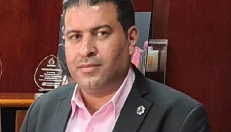 فضيحة يمني بالقاهرة.. أكتشفه السفير خالد بحاح ومنع التعامل معه وأبلغ السلطات المصرية بالتحقيق معه.. تعرف على محمد المجاهد الذي نجح في خداع حكومة السيسي لسنوات طويلة..!!