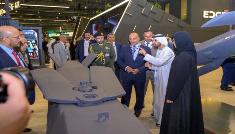 الفريق أول ركن طارق صالح يطلع على إصدارات الطائرات المسيرة العالمية في معرض دبي للطيران 2025