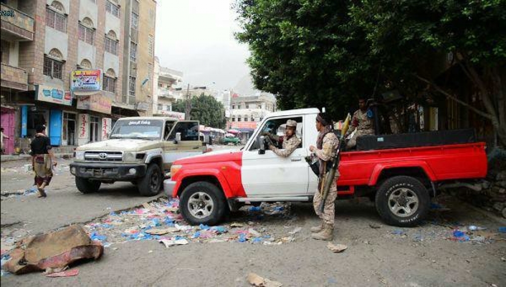 مجندون في محور تعز يقتلون بائع قات وسط المدينة