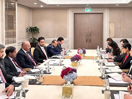 الزُبيدي والبحسني يعلنان رفضهما الاستفراد بالقرار داخل مجلس القيادة الرئاسي