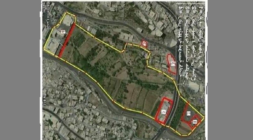 نافذ إخواني يبسط على أرض تابعة للدولة في تعز ومدير الأوقاف يشرعن عملية النهب