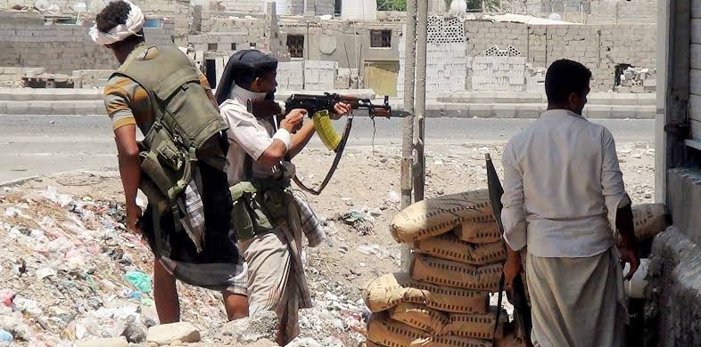 الحوثيون يسيطرون على مواقع وأحياء مهمة داخل مدينة تعز