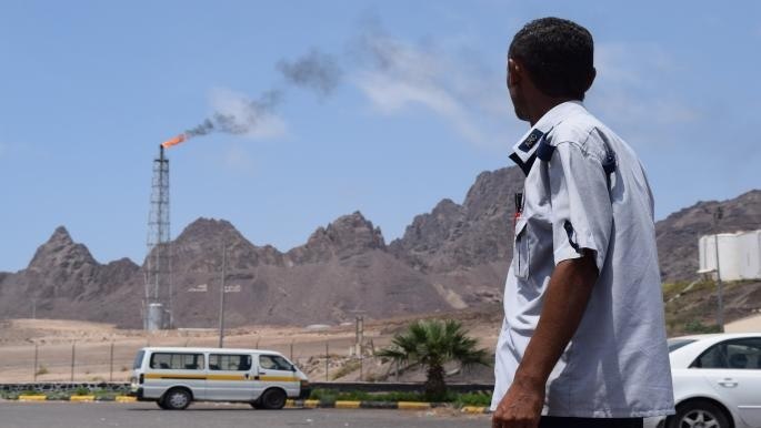 مئات المليارات المنهوبة تحت لافتة الحرب المناطق المحررة مثالا