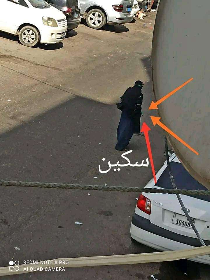 امرأة تجوب شوارع العاصمة وبيدها سكين وتثير رعب المواطنين