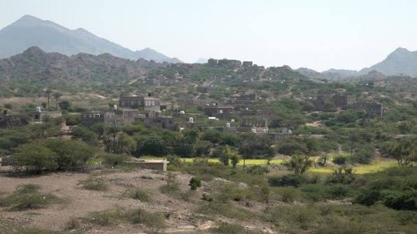 أهالي الوازعية يستنكرون جريمة عصابة حيدر الإخوانية التي حرمت 800 اسرة من المساعدات 