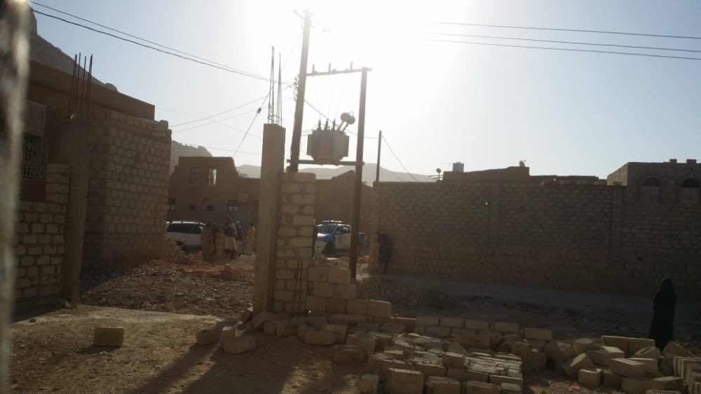حضرموت: سلطات الشرعية الإخوانية تداهم وتدمر منزل الصحفي بن فائض وترهب النساء