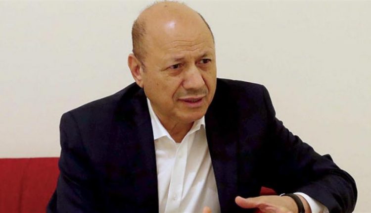 مصدر يكشف: العليمي يمول حملة إعلامية ممنهجة ضد نائبه طارق صالح رداً على مطالبات المقاومة الوطنية!