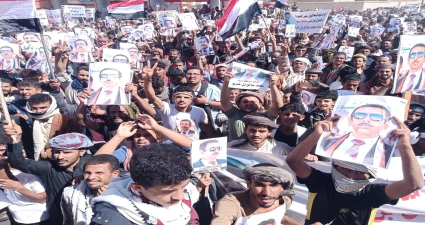 الانتقالي المتظاهرون في عتق كشفوا القناع الحقيقي للإخوان