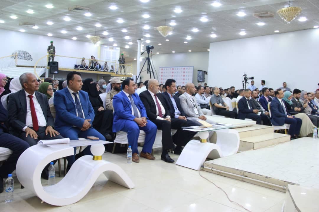هيمنة المليشيا تتسبب بانسحابات واسعة من مؤتمر الشباب الأول