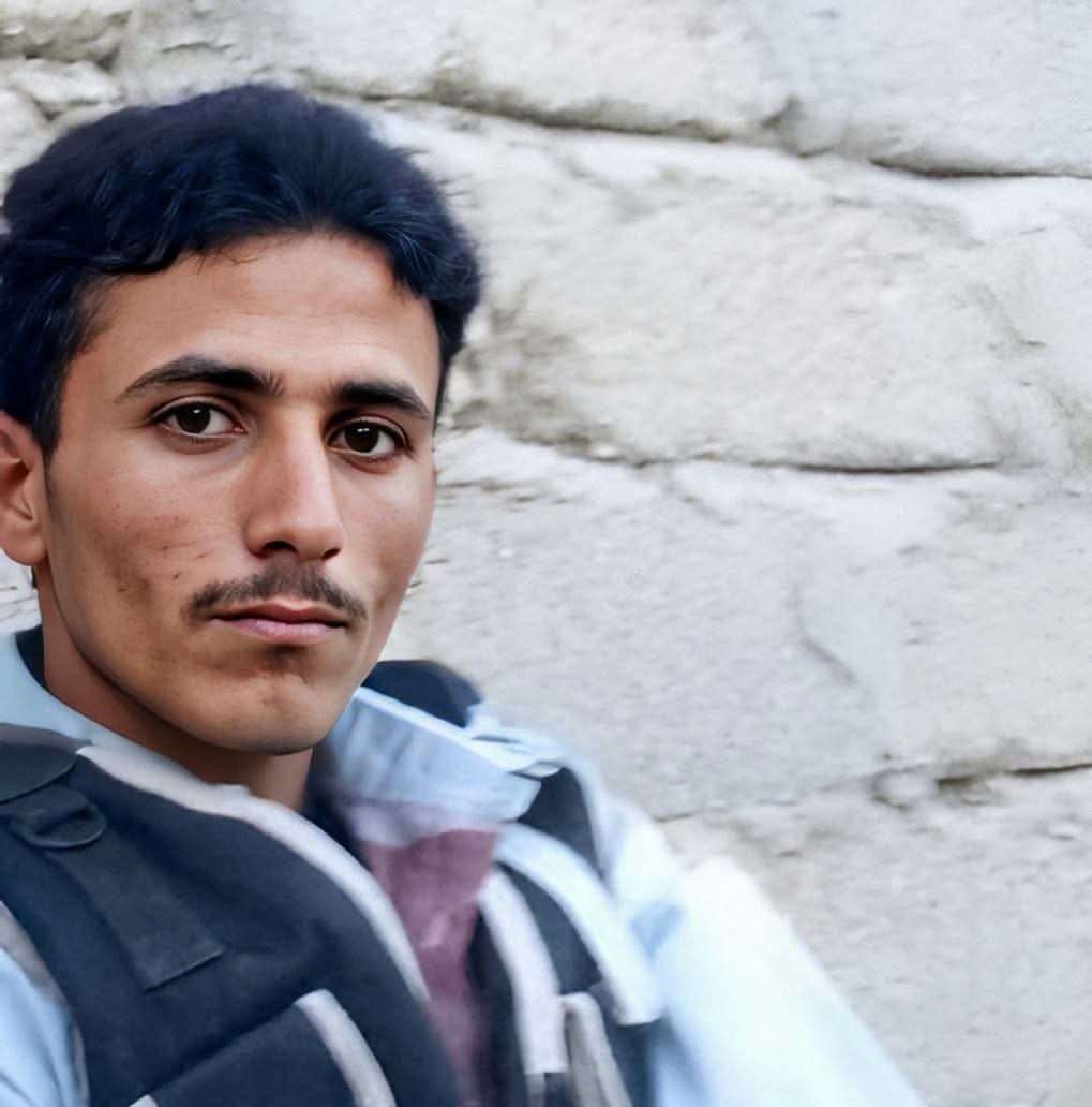مسلحون على دراجة نارية يغتالون مواطن أمام منزله في أبين. الأسم + صورة
