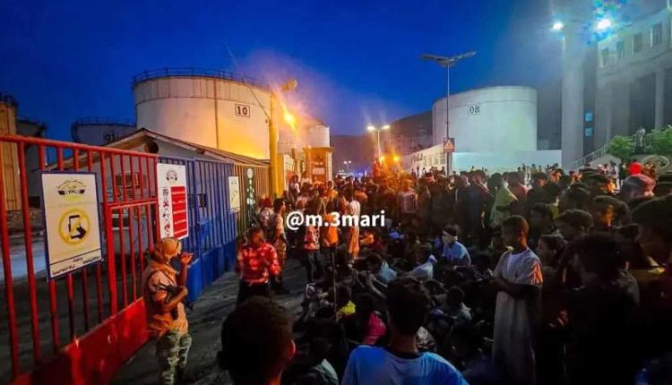 ثورة غضب عارمة تعصف بالمكلا والمواطنون يسيطرون على الميناء 