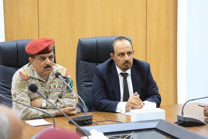 ليسوا الحوثيين.. وزير الدفاع يوجه أول تحذير ناري لهؤلاء ويتوعدهم بضربة قوية