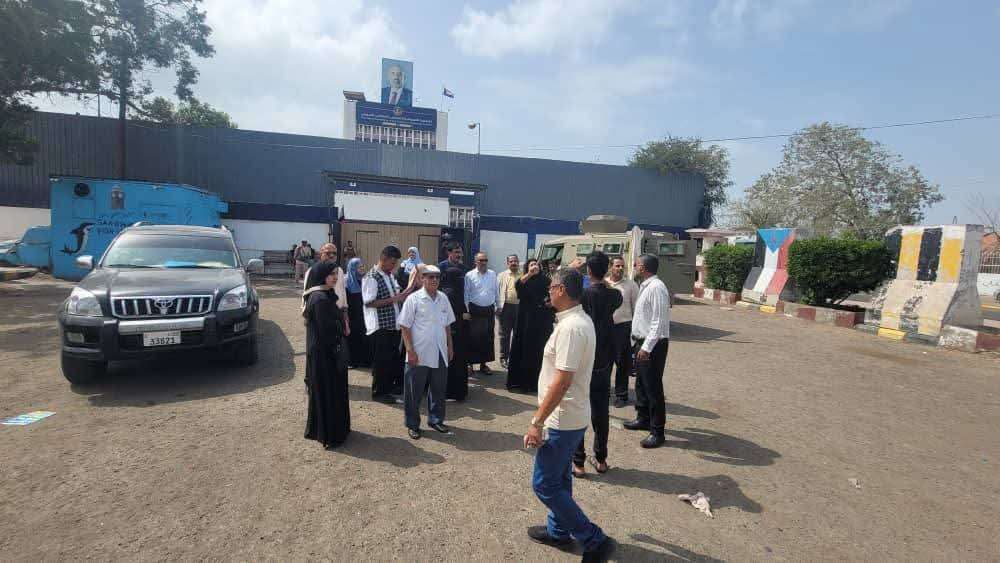 المجلس الانتقالي يُدين إغلاق مقره في عدن ويحذر من تقويض العمل السياسي