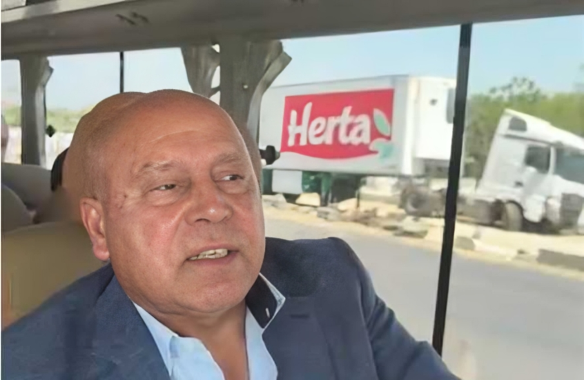 نائب رئيس الحكومة يرد بسخرية على الذين يطالبونه بالاستقالة 