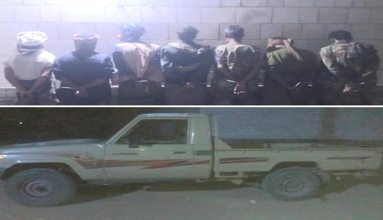 في اليمن.. القبض على قائد نقطة مع افراده قاموا بابتزاز سائق مصري على الخط الدولي