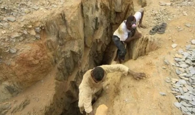 مقتل 38 شخصا بانهيار منجم ذهب في السودان