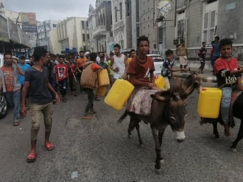 تحذيرات من إنهيار اقتصادي كبير ومجاعة لا يمكن تلافيها في العاصمة اليمنية