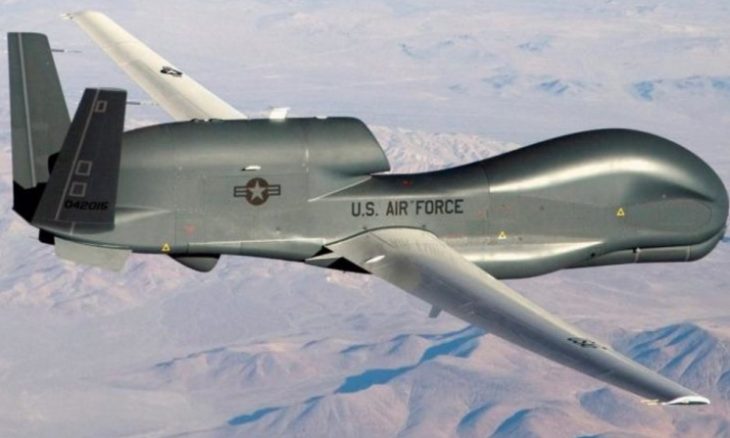 طائرة امريكية تستهدف قيادي كبير في تنظيم القاعدة ومرافقيه بشبوة